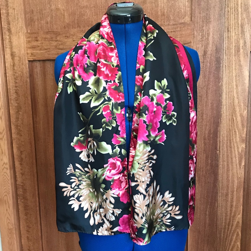 ππΈπΊπOscar de la Renta Floral Scarf ππΊπΈπ - Picture 2 of 8